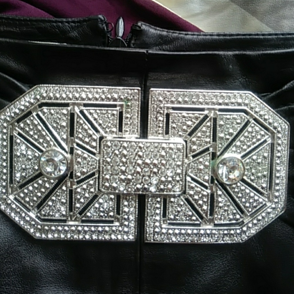 VALENTINO BLK LEATHER SKIRT W BEJEWELED BUCKLE, 2
